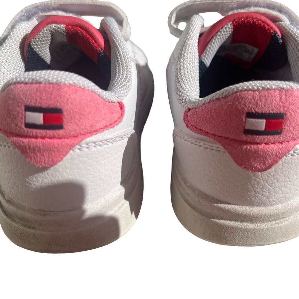 Tommy Hilfiger Girl’s Sneaker in White and Pink. Size:6. Toddler - Picture 2 of 7